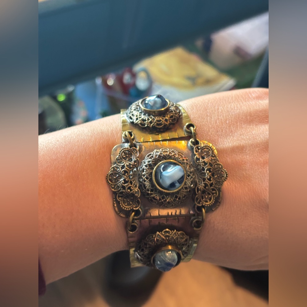 c.1930’s Art Deco Brass Filigree + Hand-Marbled Czech Glass Bracelet • Rare - Picture 4 of 16